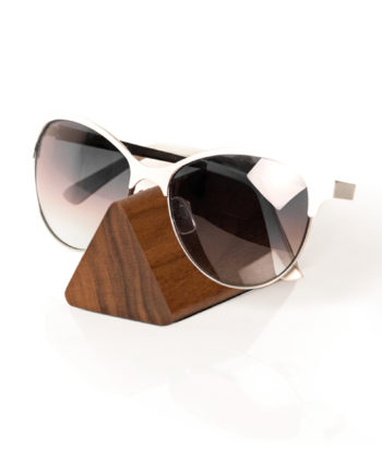 lumenqi-holz-design-brillenhalter-brilleneck-geschenk-nuss